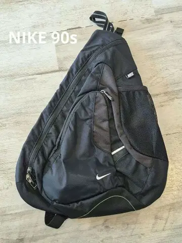 NIKE 90s 원 숄더백 블랙 테크 계열 새상품급