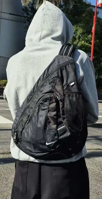 NIKE 90s 원 숄더백 블랙 테크 계열 새상품급