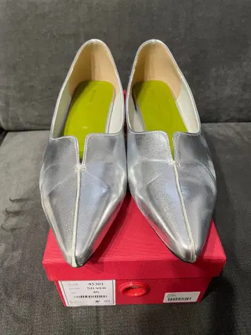 ORiental 플레어 힐 스틸레토 펌프스