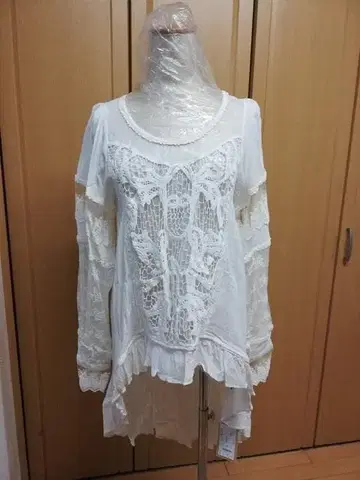 BELLE VINTAGE 튜닉 블라우스 컷워크 레이스 가득 화이트