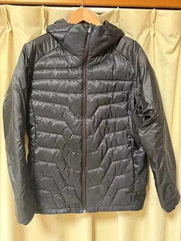 선착순 Mizuno 후드 부착 블랙 다운 자켓 사이즈: 2XL