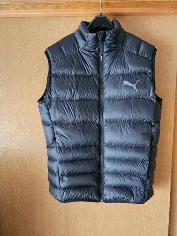 PUMA 블랙 다운 베스트