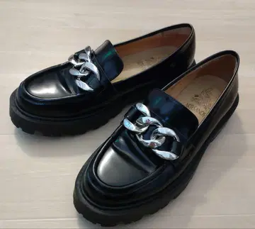 ARTESANOS 통굽 체인 로퍼 (탱크 밑창)