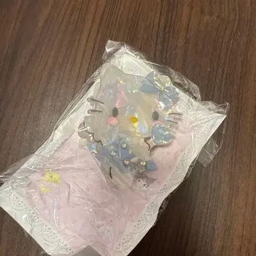 산리오 NAGISA PARIS 헬로키티 리본 헤어 클립 이세탄 한정