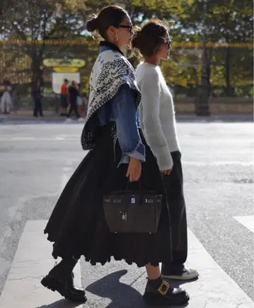 Gypsohila 지프소피아 페이즐리 니트 스톨 블랙