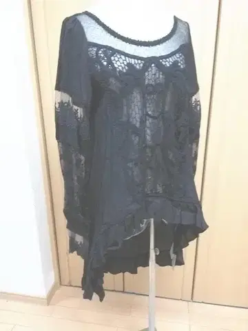 BELLE VINTAGE 레이스 튜닉 블라우스 컷워크 레이스 블랙