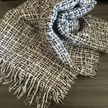 대형 체크 무늬 프린지 스톨