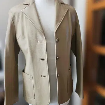 베이지 가죽 테일러드 자켓