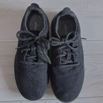 새상품급 올버즈 울러너 네이비 스니커즈 여성용 25cm