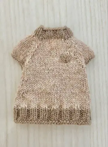 브라이스 인형 베이지 니트 래글런 소매 인형 의류