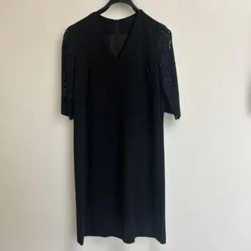 블랙 V넥 원피스 레이스 소매