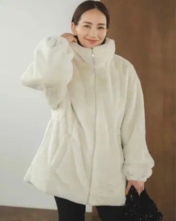 새상품급 Re:EDIT 인조 모피 코트 size L 아이보리