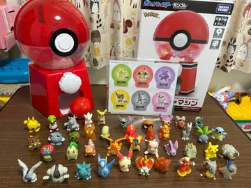 포켓몬 가챠 머신과 손가락 인형