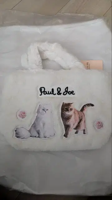 Paul & Joe 복슬복슬 화이트 토트백