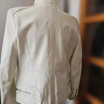 아이보리 가죽 자켓