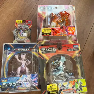 몬코레 리자몽 뮤츠 블랙큐렘 포켓몬 구