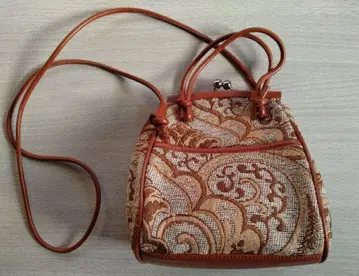 새상품  자카드 숄더백