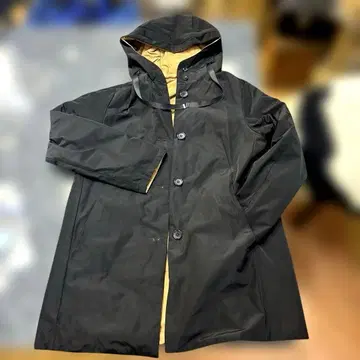 DoCLASSE 후드 부착 블랙 카멜 리버서블 패딩 자켓 미사용품