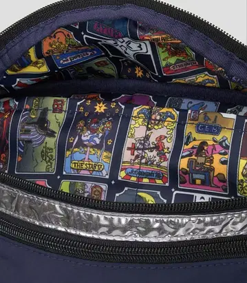 스타더스트 크루세이더즈 죠죠 바디백 graniph