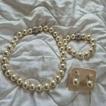 펄 목걸이와 팔찌, 귀찌 세트