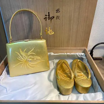 골드 컬러 백과 조리 세트