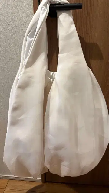 에미레 벌룬 백