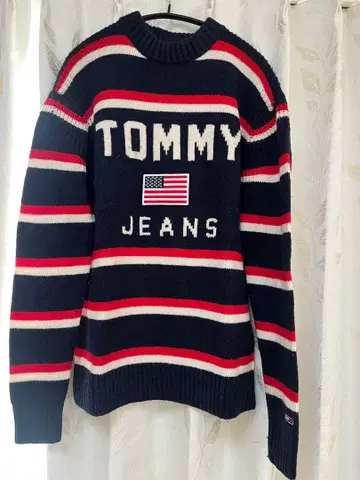 TOMMY JEANS 스트라이프 스웨터