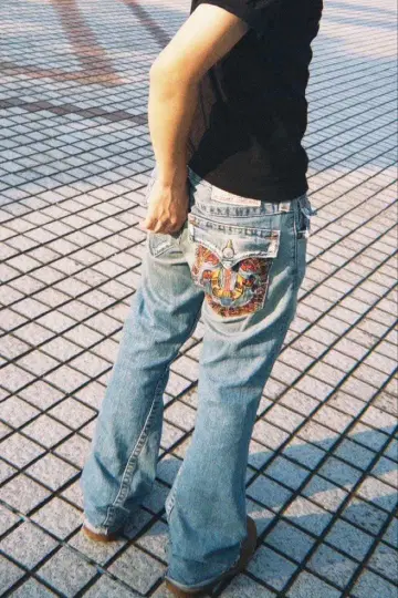 TRUERELIGION flare denim pants flexwitme