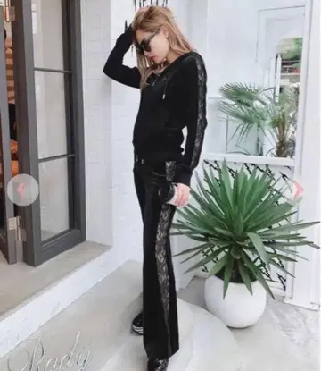 [ 새상품 ] Rady 사이드 레이스 셋업 후드 부착