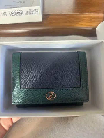 아네스베 3단 접이식 지갑