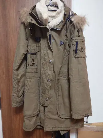 아우라 아이라 모즈 코트