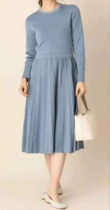 [ anatelier ] 니트 원피스 블루 허리 절개 페미닌