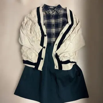 맥피 체크 무늬 셔츠와 가디건 셋업