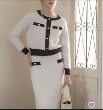 새상품급 노엘라 니트 트위드 셋업 화이트 블랙 파이핑