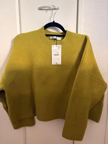 ZARA 올리브 그린 긴팔 니트 L 사이즈