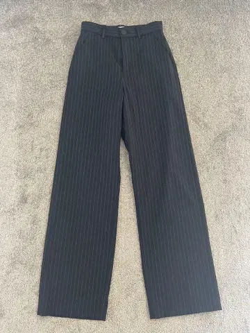 JW ANDERSON 유니클로 블랙 스트라이프 팬츠 XS 사이즈