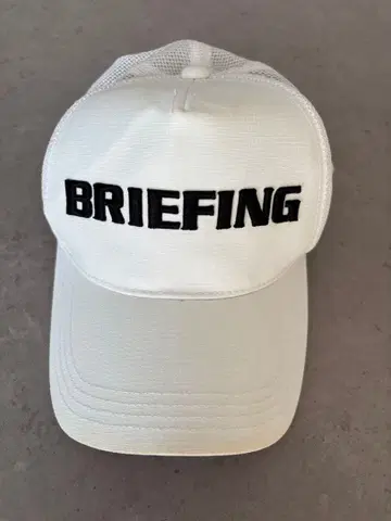 BRIEFING 메쉬 백캡 화이트