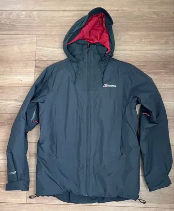 berghaus GORE-TEX 마운틴 파카 블랙/레드