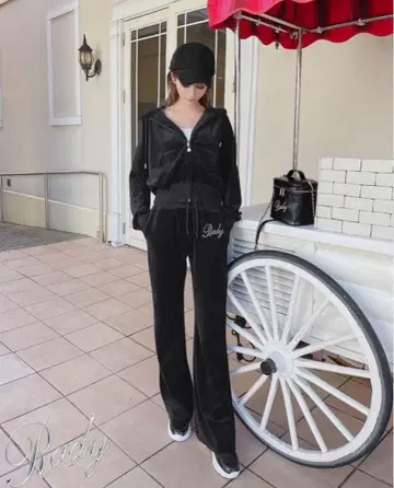 [ 새상품 ] Rady 스톤 벨로아 셋업 블랙