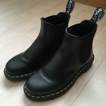 닥터마틴 첼시 부츠 화이트 스티치 UK5 24.0cm