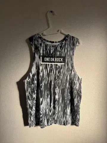 ONE OK ROCK 탱크탑 M 사이즈 슬리브리스