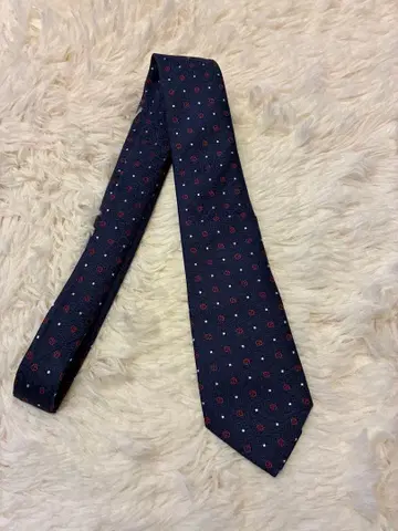[ 새상품급 ] ARMANI 네이비 기하학 패턴 넥타이 슬림