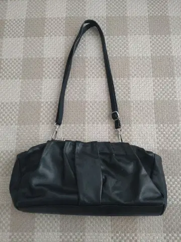 이탈리아제 LAURA DI MAGGIO 블랙 프릴 디자인 숄더백