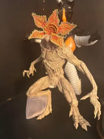 데모고르곤 1번 복권 피규어 A상