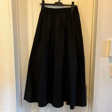 새상품 어반 리서치 메모리 타프타 볼륨 스커트 38 블랙