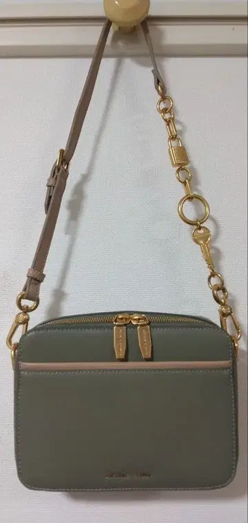 찰스앤키스 락앤키체인 핸드백