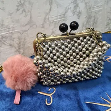비즈 장식 클러치백