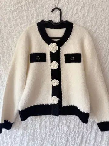 플라워 버튼 가디건