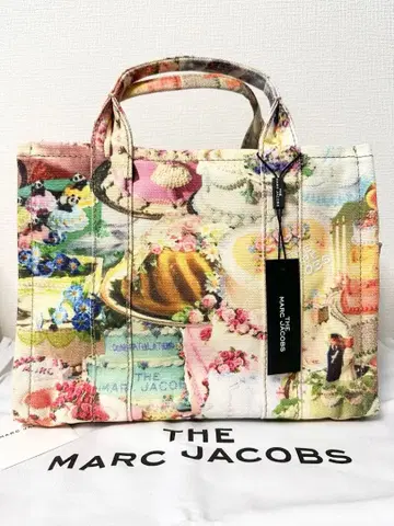 새상품 마크제이콥스 더 토트백 케이크 스몰 트래블러 토트