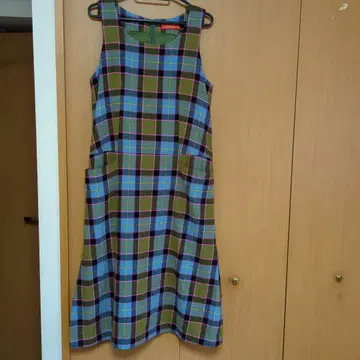 Yorkland 슬리브리스 체크 무늬 오버롤 스커트